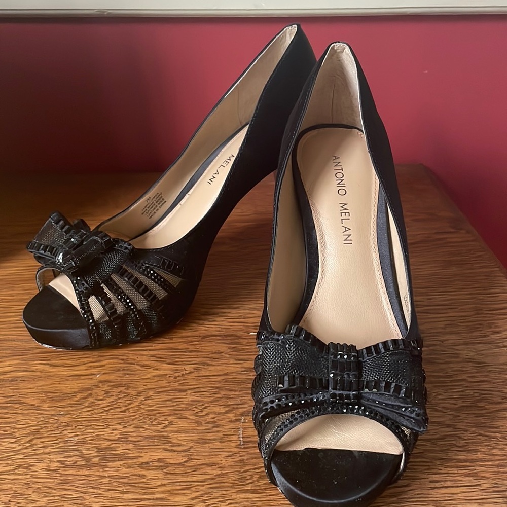 Antonio Melani Black Satin Beaded Heels size 7 Leather Soles & Sock